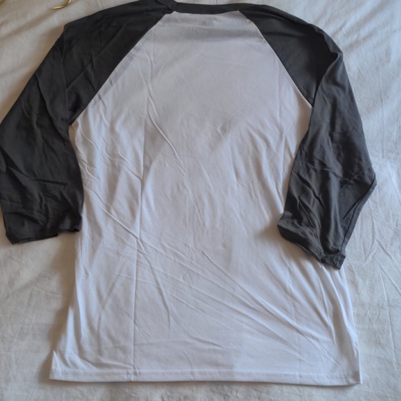 🏐 Unisex Raglan Baseball Te - Picture 4 of 5